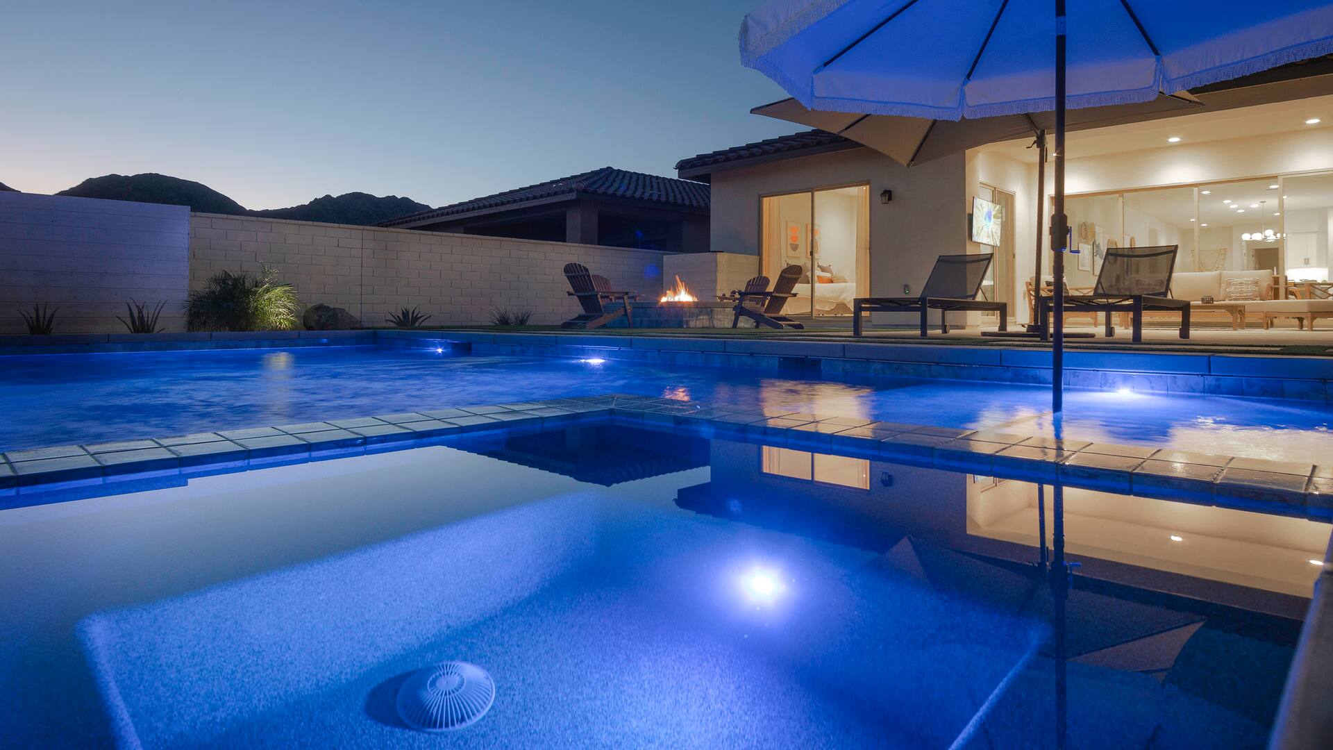 Desert Escape: Pool, Hot Tub & Mountain Views photo 4