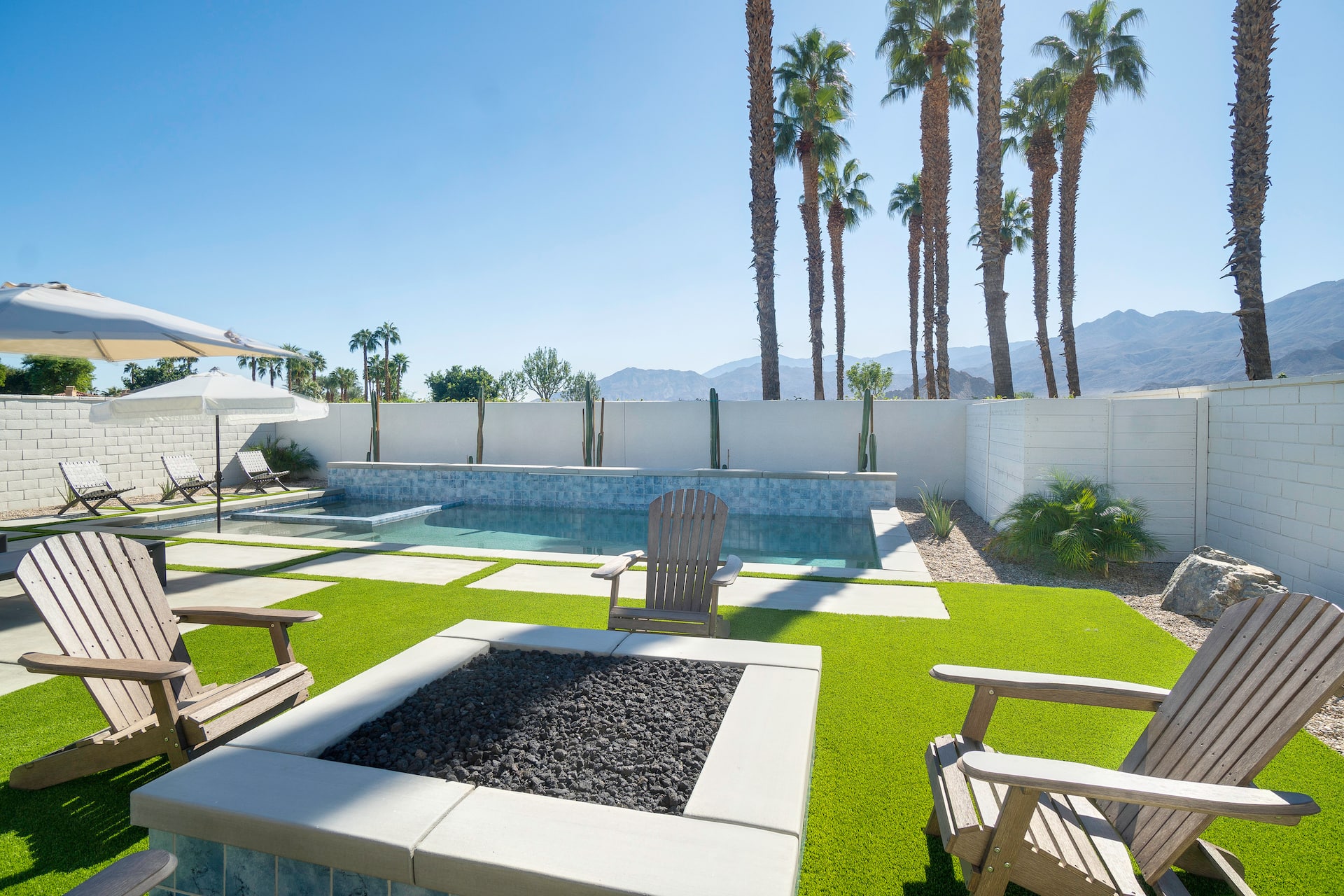 Desert Escape: Pool, Hot Tub & Mountain Views photo 5